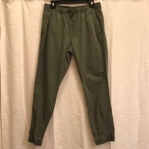 MENS GAP KHAKIS JOGGER SIZE M